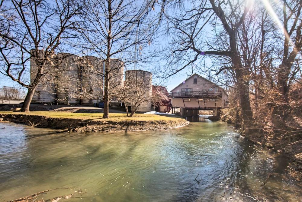 Creek Access and Deck Runningwater Lancaster Gem